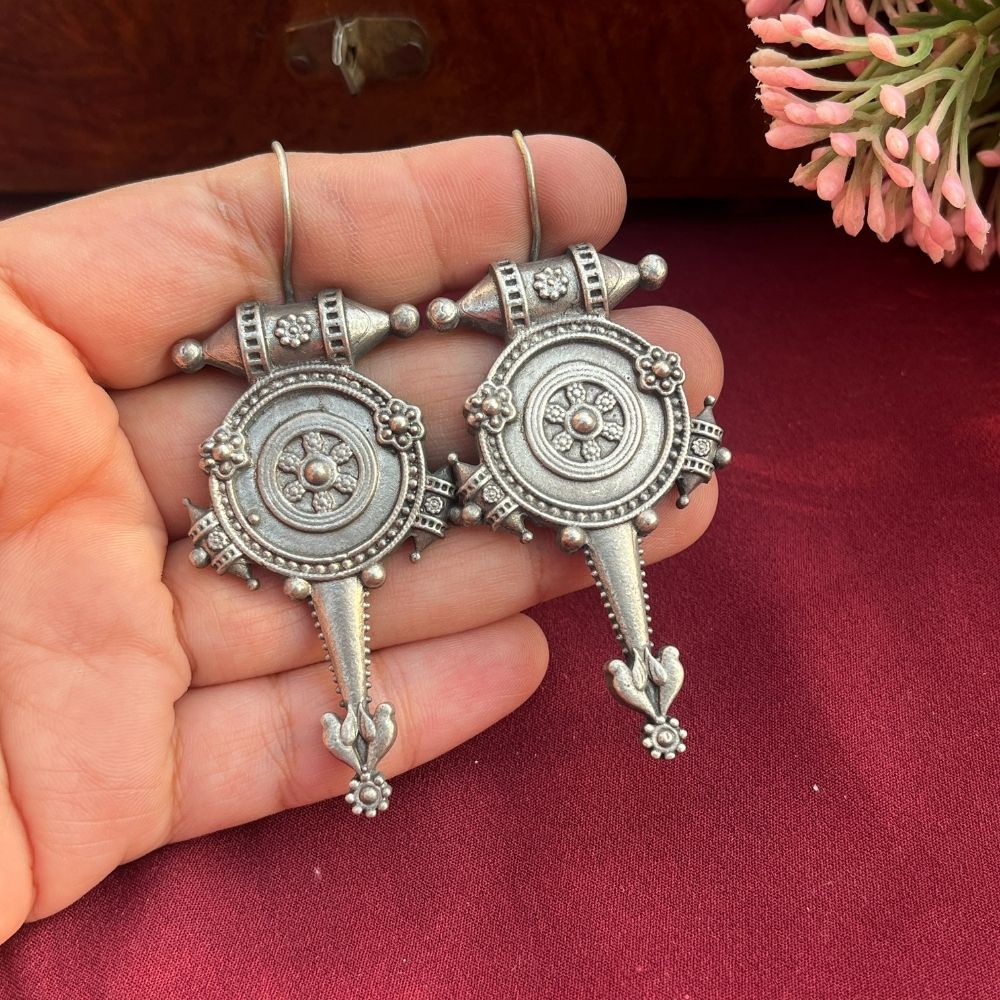 ECE KAMALA EARRING image 1