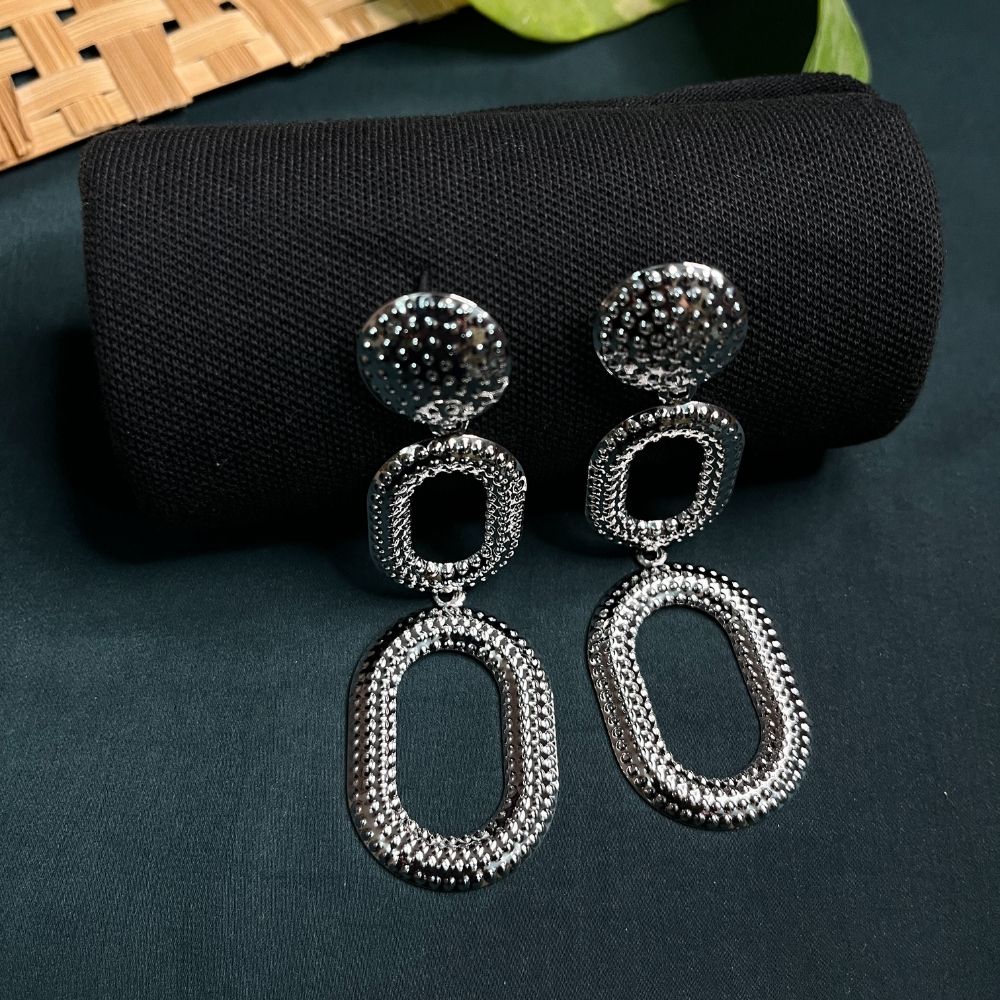 ECW PAMELA STATEMENT EARRING image 3