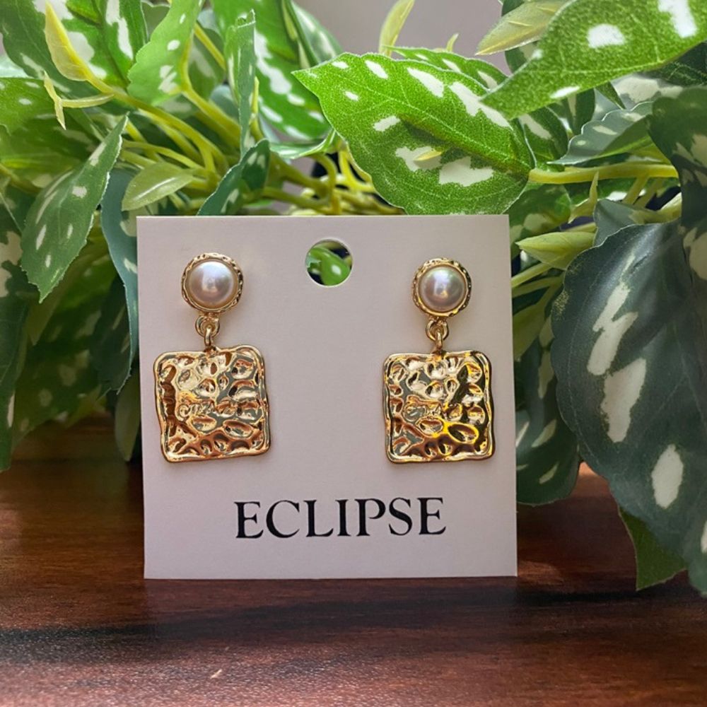 ECW HAMMERED STATEMENT EARRING image 1