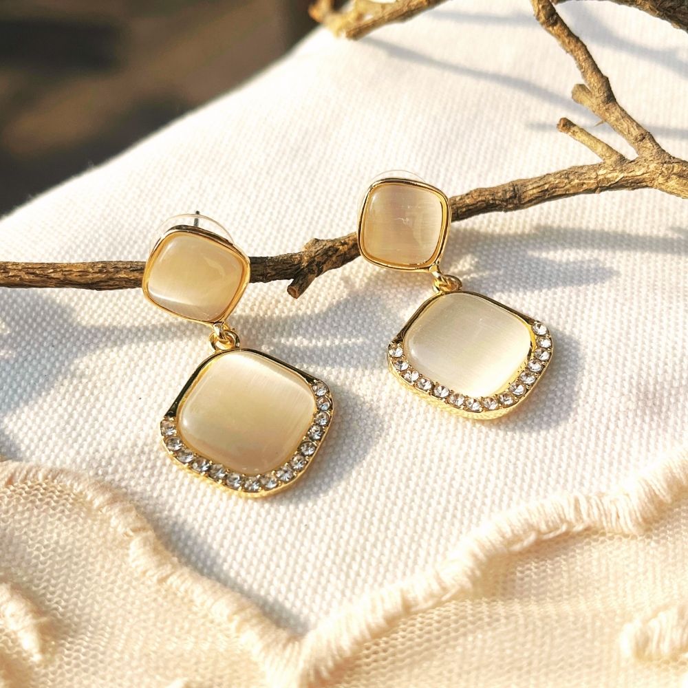 ECW GIGI DAINTY EARRING image 0