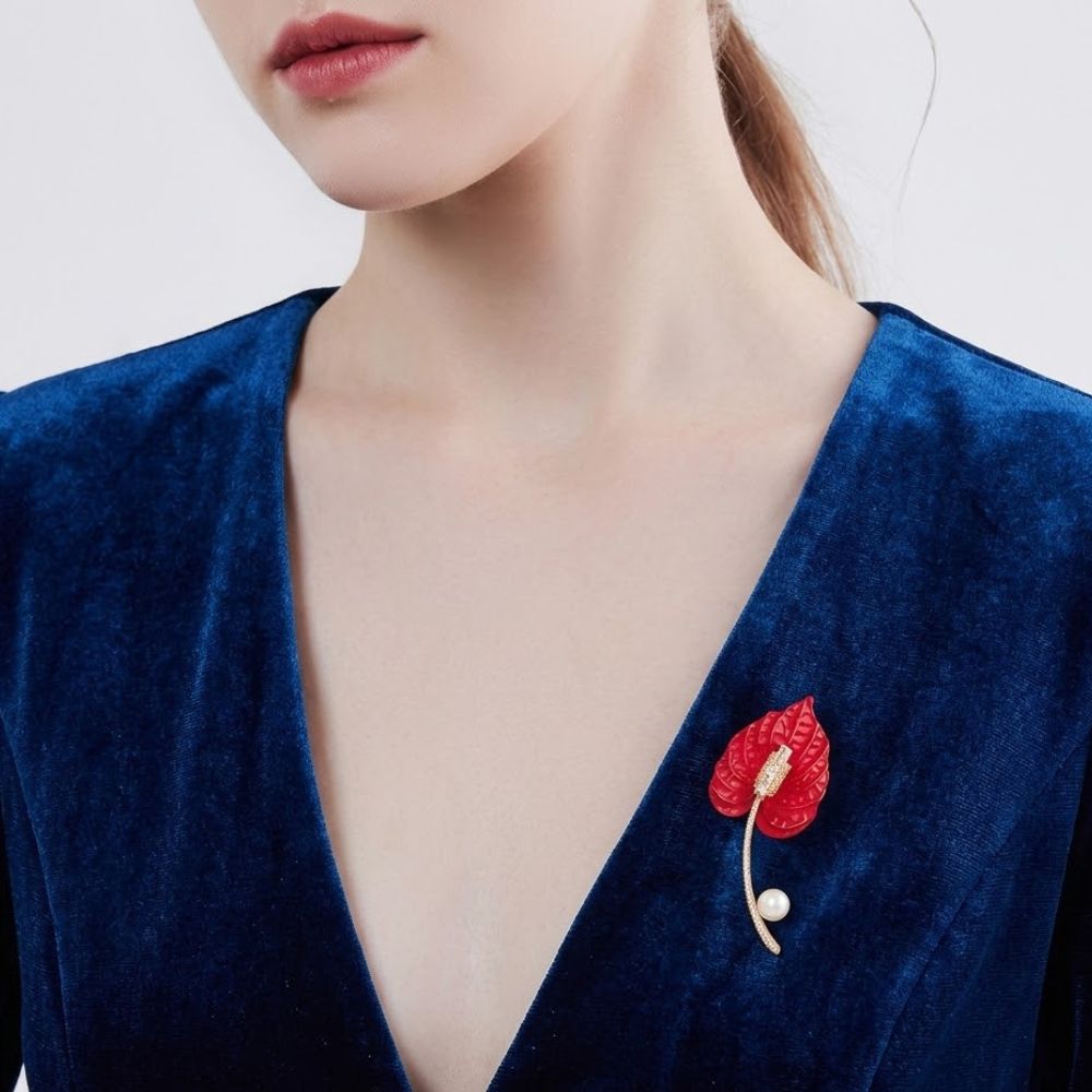 ECW PETAL BROOCH