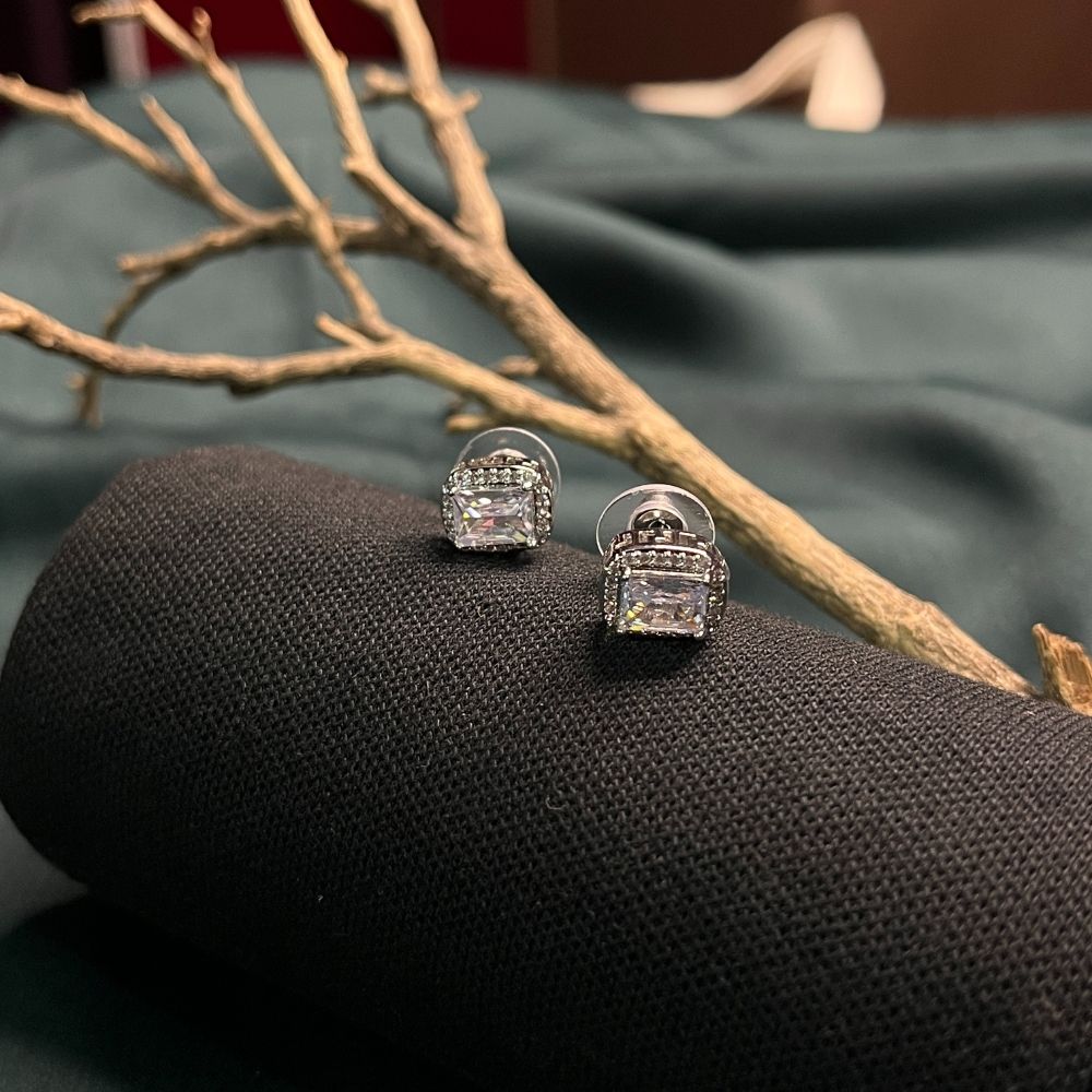 ECW OPERA DAINTY EARRING image 0