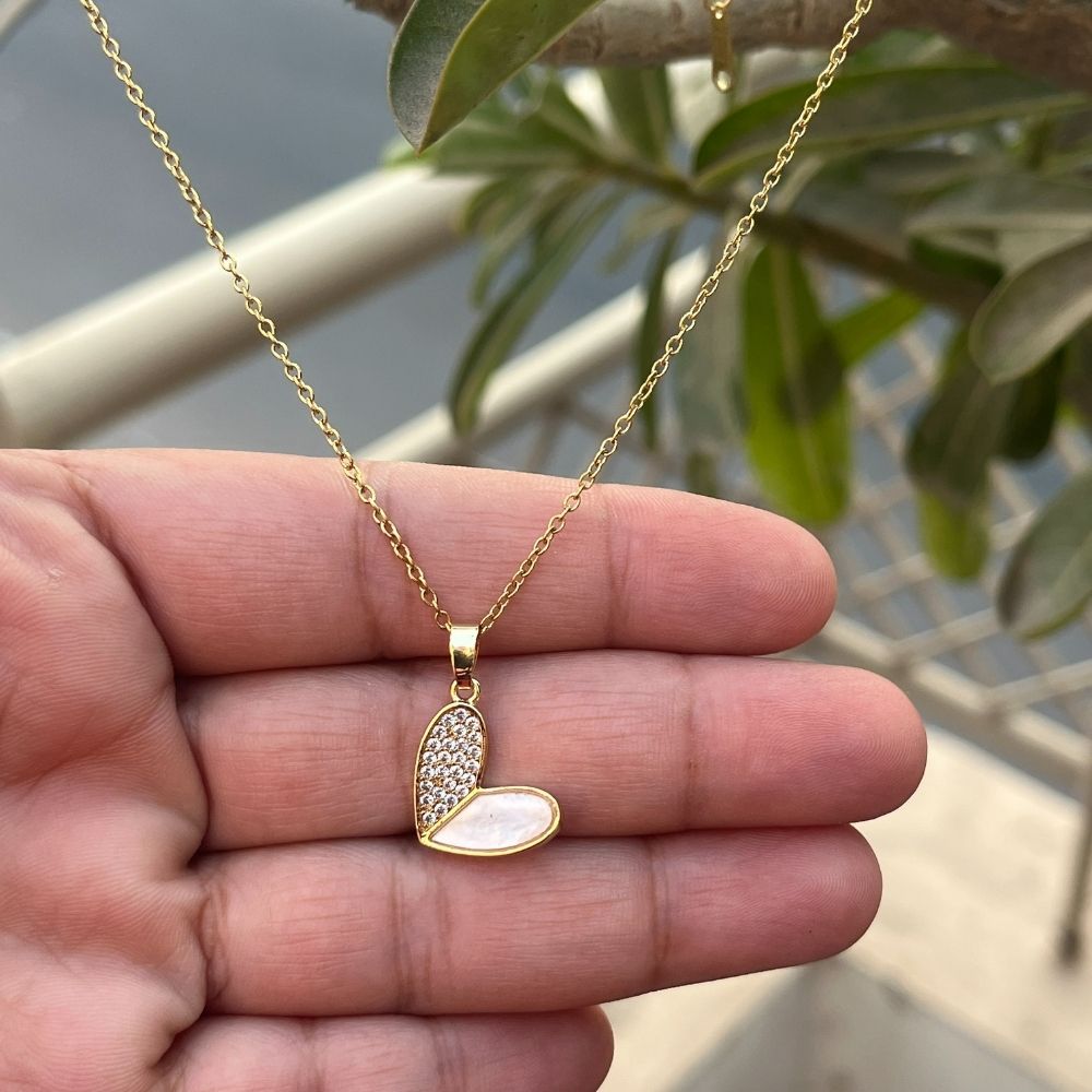ECW CRYSTAL HEART DAINTY NECKLACE image 1