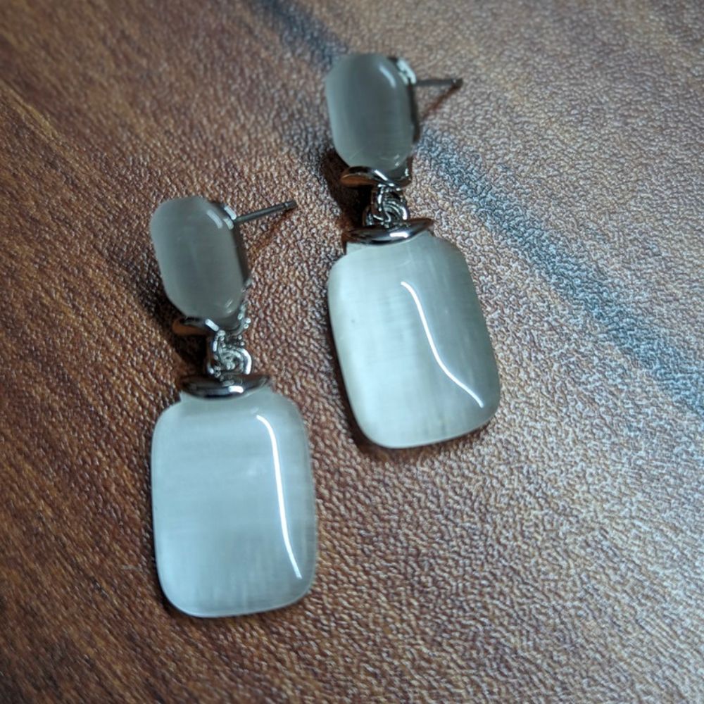 ECW MELISSA DAINTY EARRING image 0
