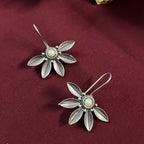 ECE PHOOL EARRING image 1