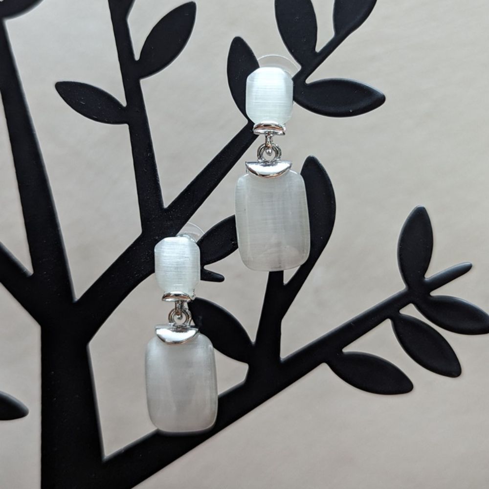 ECW MELISSA DAINTY EARRING image 1