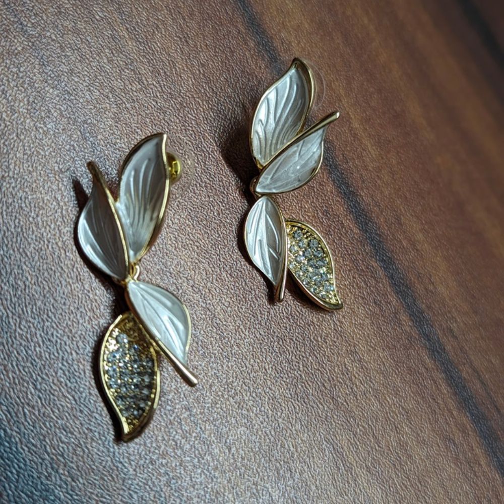 ECW LEAF DAINTY EARRING - White/Gold, Brass image