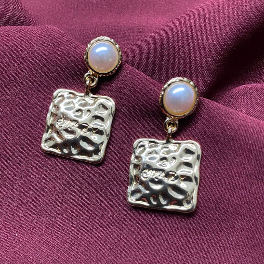 ECW HAMMERED STATEMENT EARRING image 0