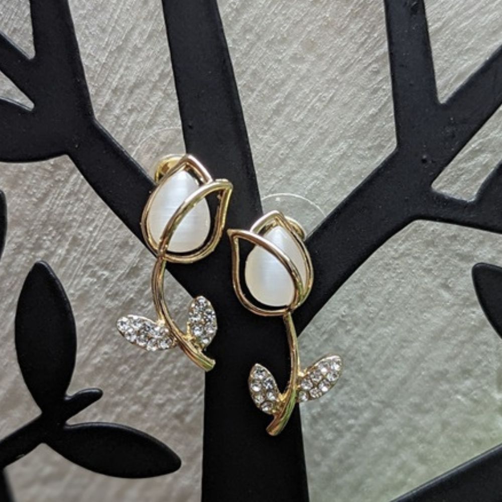 ECW TULIP DAINTY EARRING image 1