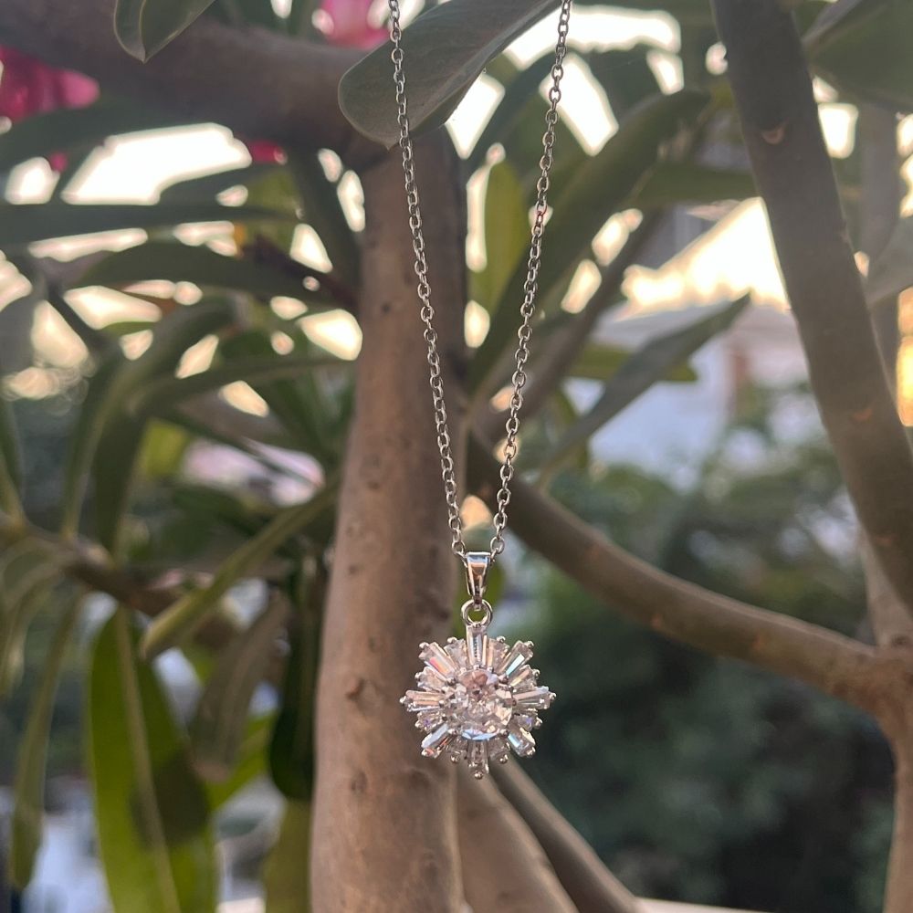 ECW DIAMOND DAINTY NECKLACE image 2