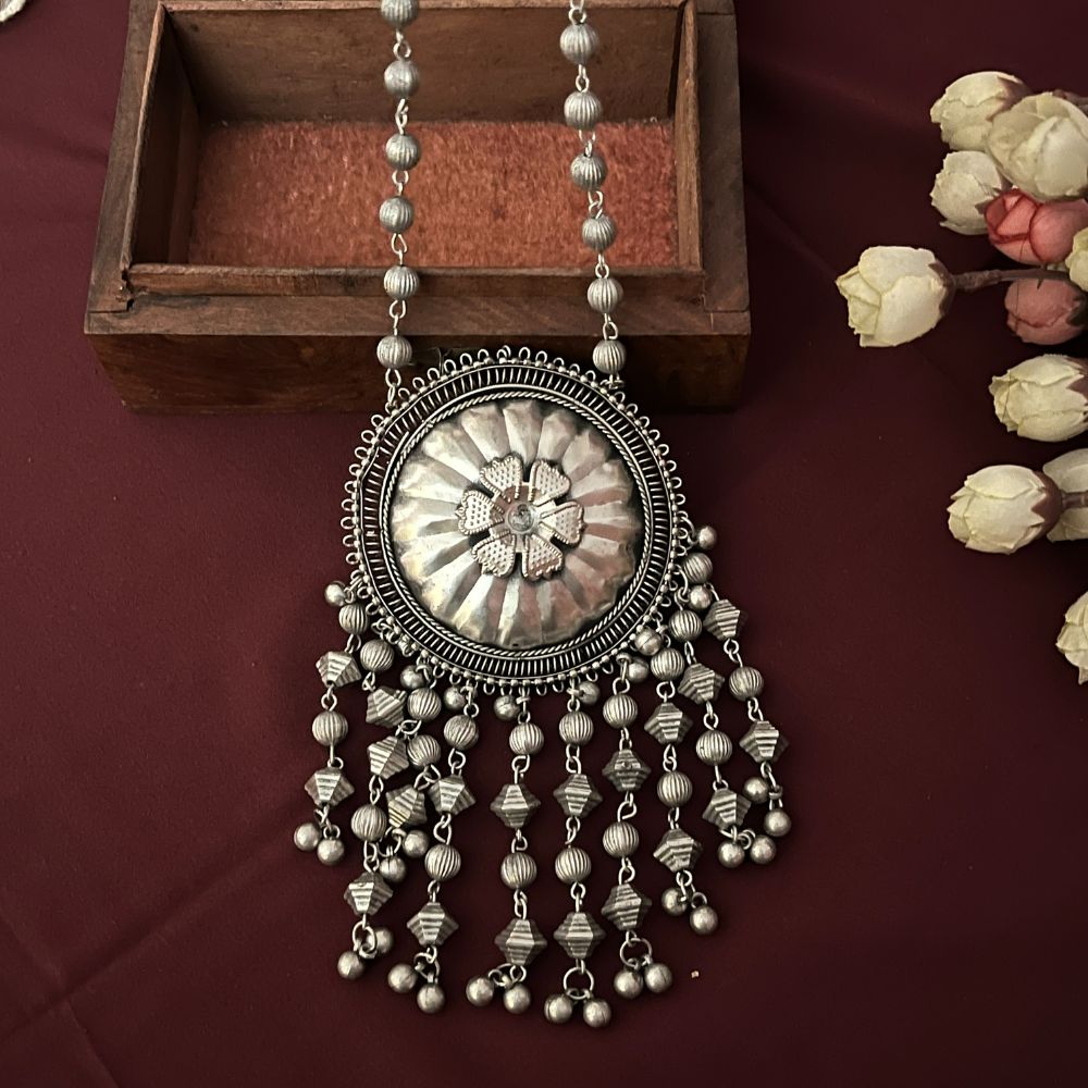 ECE GHOOMAR NECKLACE image 2