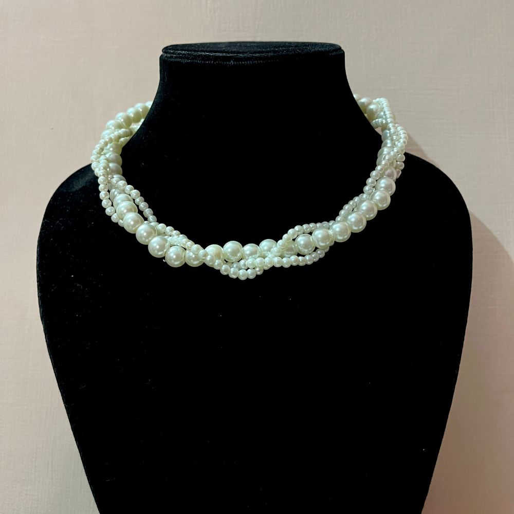 ECW MARIA STATEMENT NECKLACE image 1