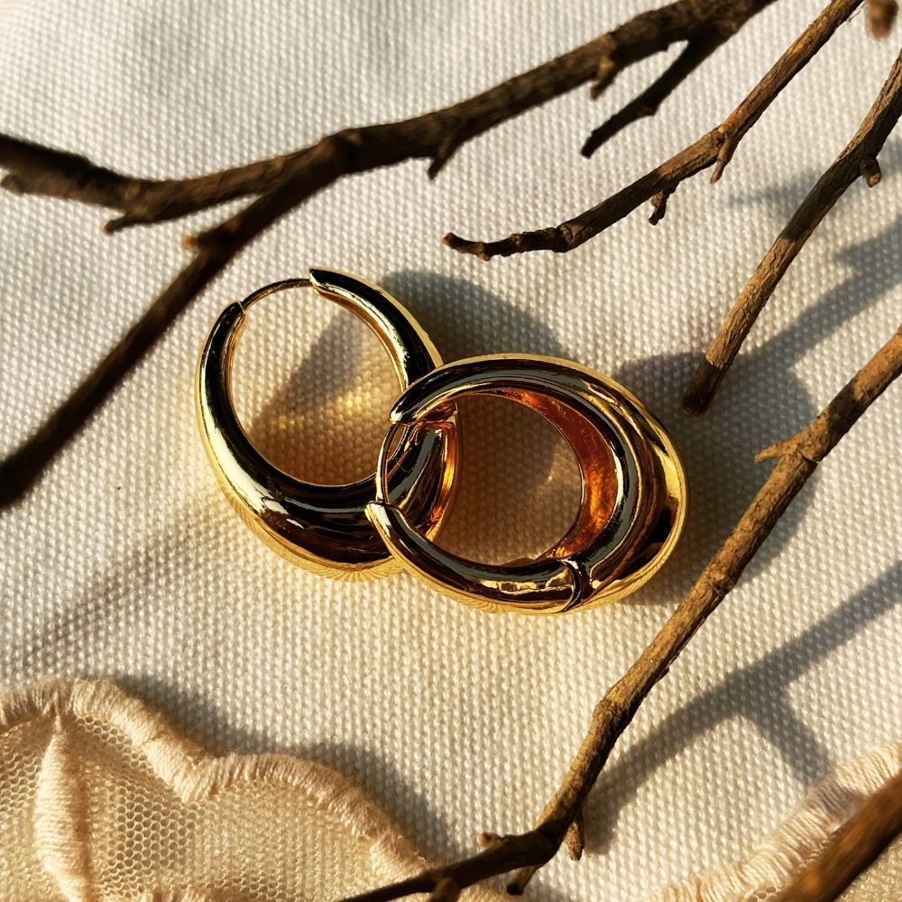 ECW ROXANE STATEMENT HOOP EARRING image 2