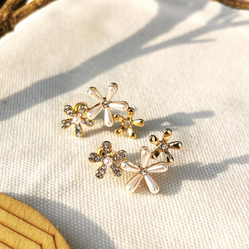ECW BELLA DAINTY EARRING image 0
