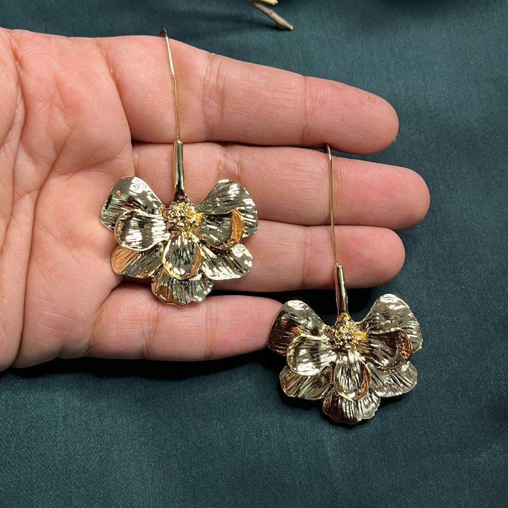 ECW MONA STATEMENT EARRING image 2