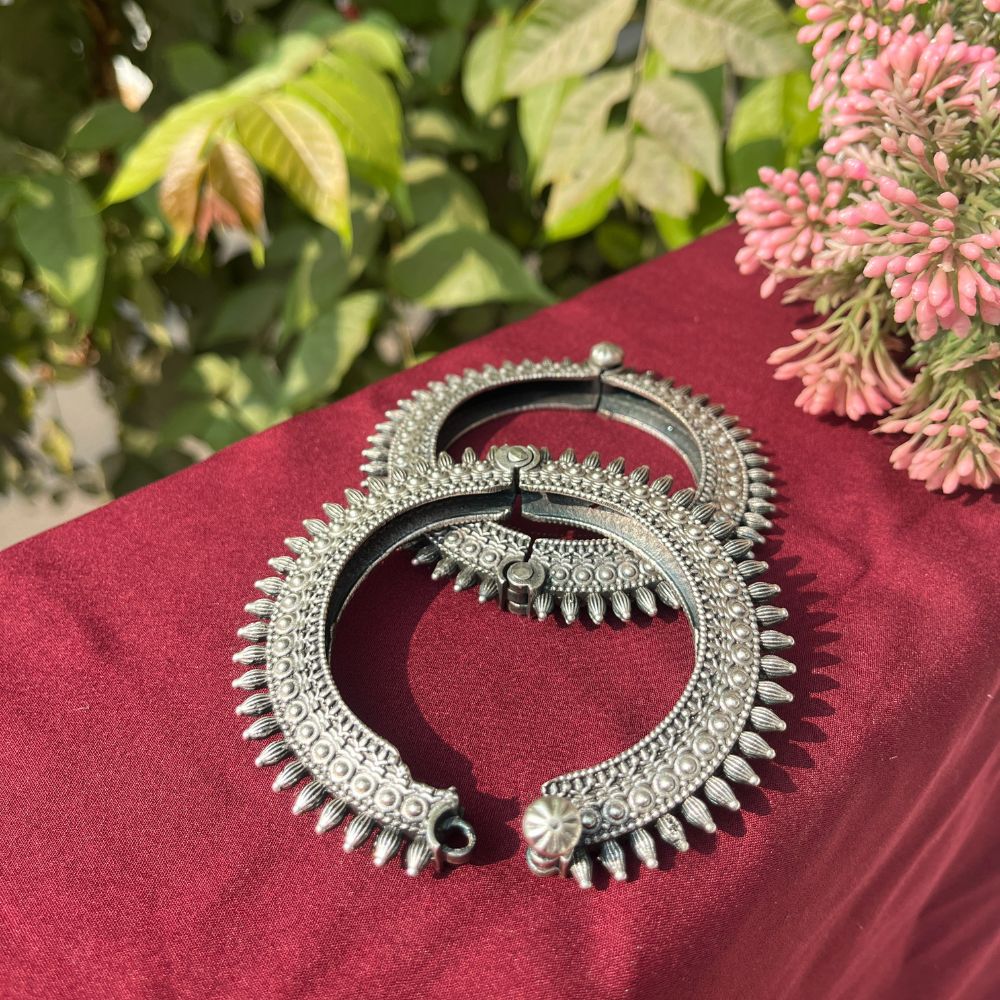 ECE PAHIYA ADJUSTABLE BANGLE image 1
