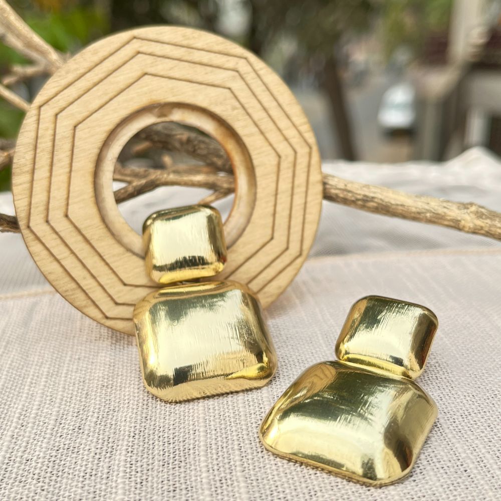 ECW MATT LIZ STATEMENT EARRING image 0