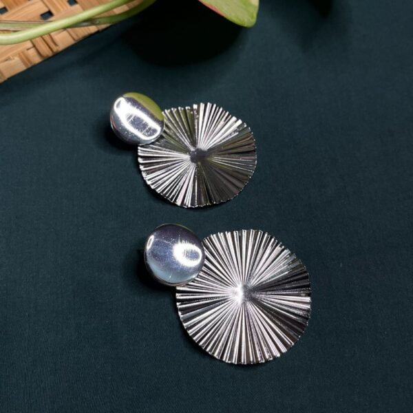 ECW SAMMY STATEMENT EARRING