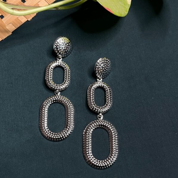 ECW PAMELA STATEMENT EARRING