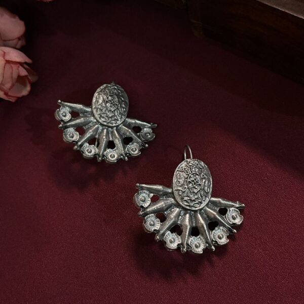 ECE DIVYANSHI EARRING