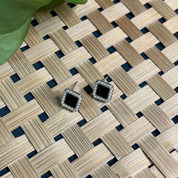 Alternative view of ECW MAYA DAINTY EARRING