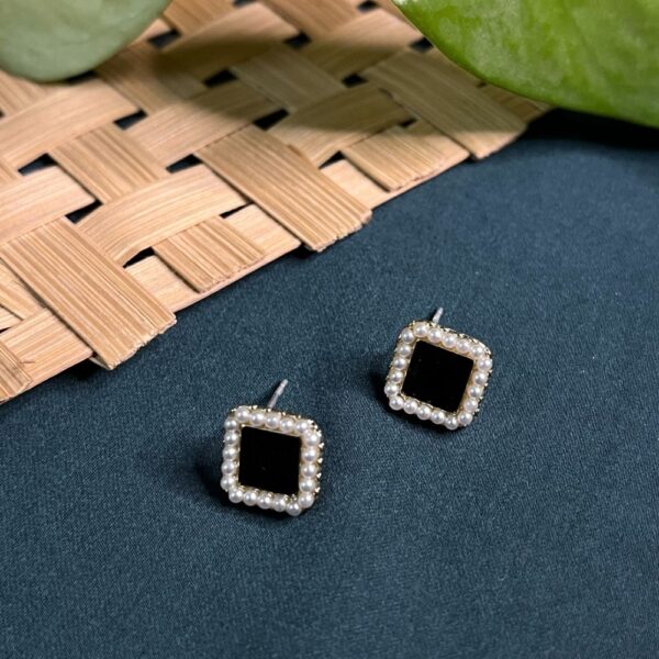 ECW MAYA DAINTY EARRING