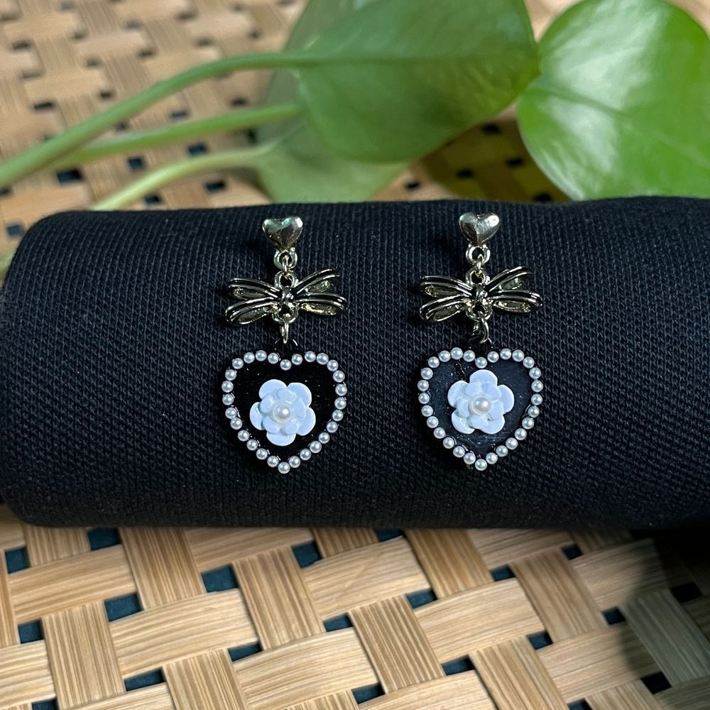 ECW YALE DAINTY EARRING - Image 2